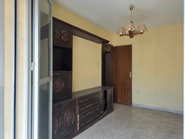 Luminoso piso  con ascensor en el Zaidín, ¡ideal para inversores! — 12