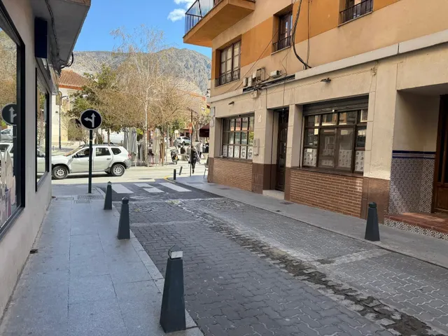 ¡SE ALQUILA LOCAL EN DURCAL CENTRO! — 7