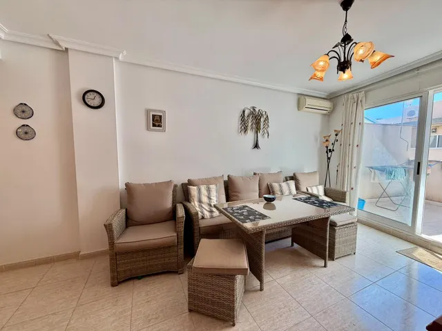 Ático con piscina comunitaria, Alicante, Torrevieja. 2 habitaciones | 63 m2 | A 100 metros del mar — 18