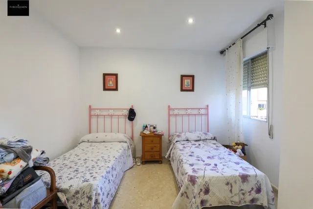 Amplio Piso de cuatro habitaciones en el corazón de Durcal — 11