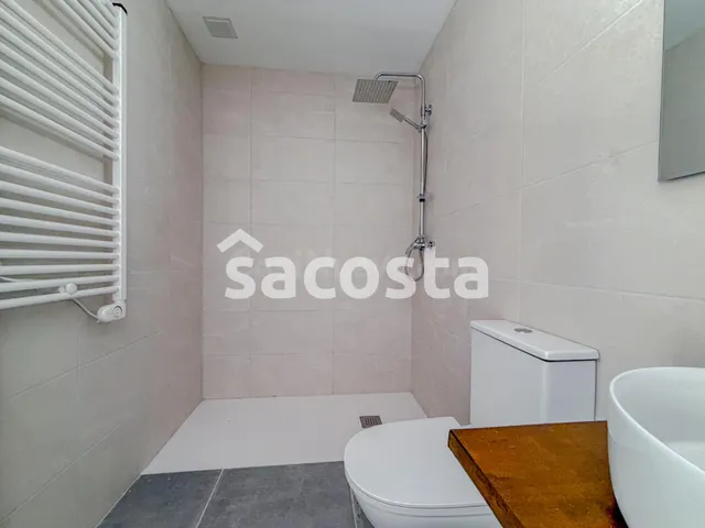 Apartamento con amplia terraza, ideal como inversión o vivie - foto 2