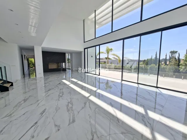 Chalet 6 habitaciones 1038m² en venta - Costa del Sol — 3