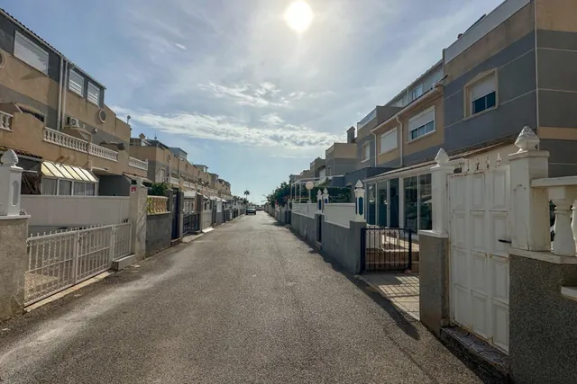 MAGNIFICA VIVIENDA ADOSADA CON PISCINA COMUNITARIA, IDONEA COMO VACACIONAL — 21