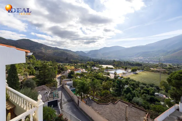 Casa de 6 dormitorios con piscina privada, terrazas y espectaculares vistas en Órgiva – Granada — 42