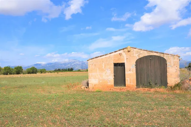 Finca rústica con caseta de campo y magnificas vistas a la S