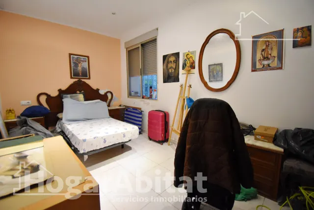 MUY AMPLIO CON 5 DORMITORIOS Y TERRAZA EN CENTRO — 23