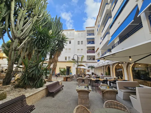PISO GRANDE EN PLENO CENTRO DE MORAIRA - TEULADA - ALICANTE — 6