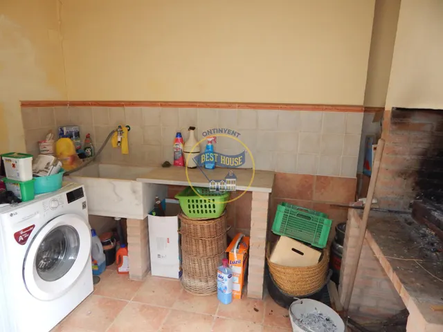 CHALET CON PISCINA Y VISTAS PRIVILEGIADAS. — 28