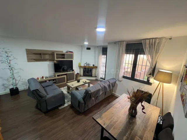 MAGNIFICO TRIPLEX ADOSADO, MUY LUMINOSO Y AMPLIO EN VILLABLA - foto 4