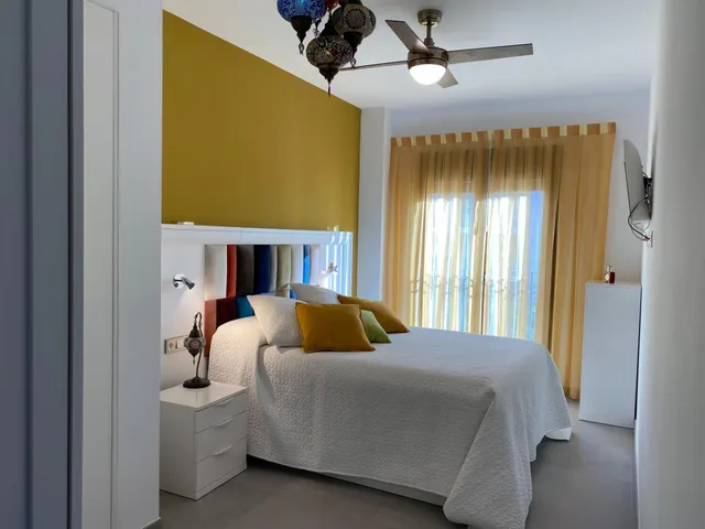 Alquiler de Piso 3 Dormitorios 2 Baños Vista al Mar — 28