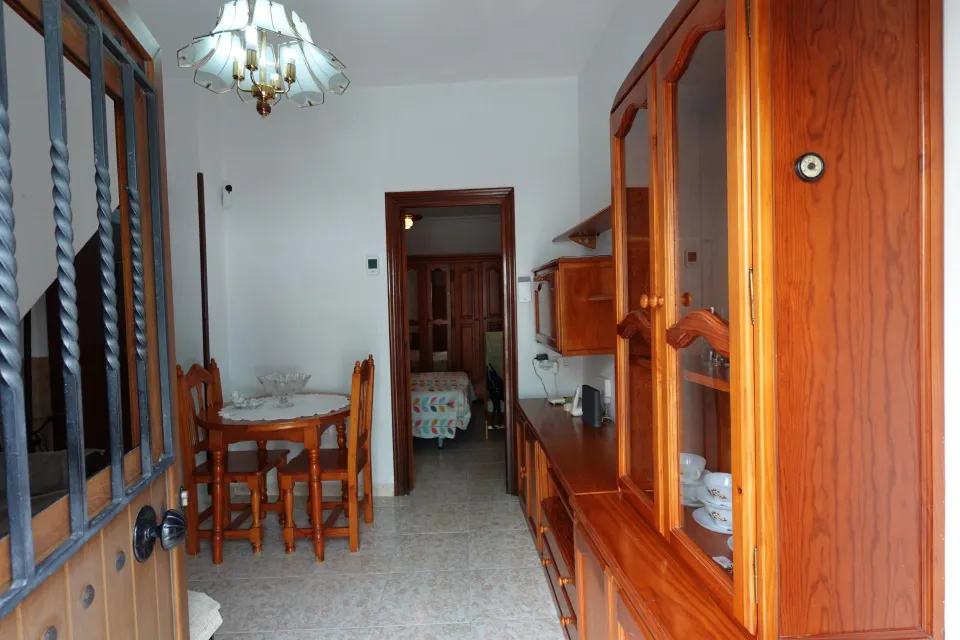 SE VENDE CASA DE DOS DORMITORIOS EN ALGECIRAS.