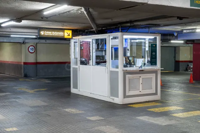 Parking de moto 2m² en alquiler - Eixample — 4