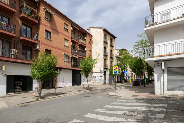 AMPLIO SEGUNDO PISO DE 140,24 m2 PARA REFORMAR EN GRANADA — 3