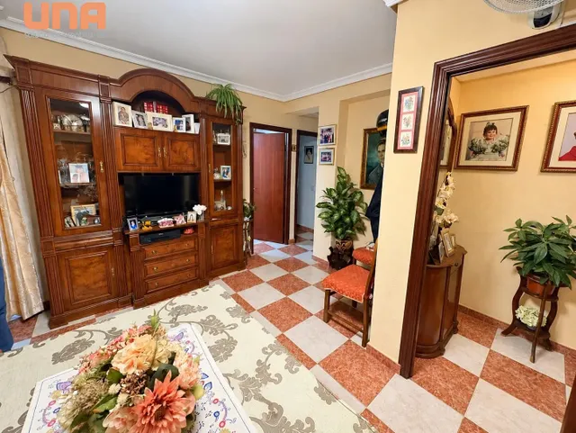 Piso junto al ambulatorio de la Fuensanta para entrar a vivi - foto 4