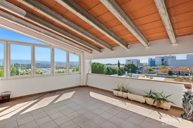 Girona, Domeny | Gran Oportunidad: Edificio de 702 m2 con Taller, Vivienda y Patio — 15