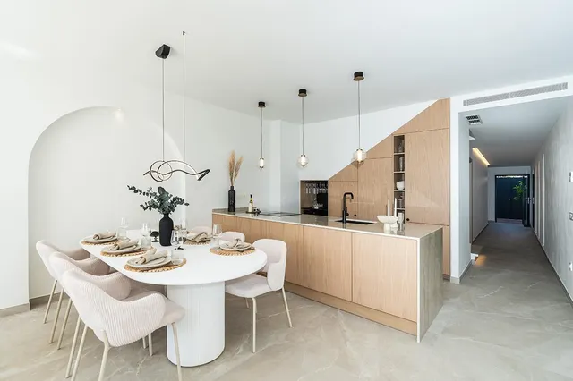 Casa adosada de 4 dormitorios en La Rinconada Valle del Golf de Nueva Andalucía Completamente reformado con altos estándares. — 12