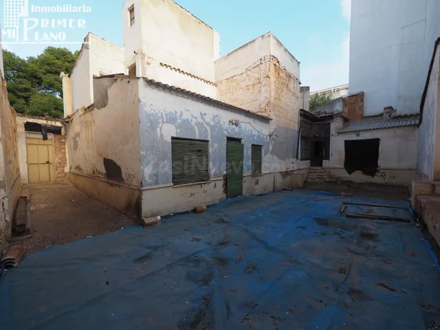 Se vende espectacular casa de planta baja en esquina en una 