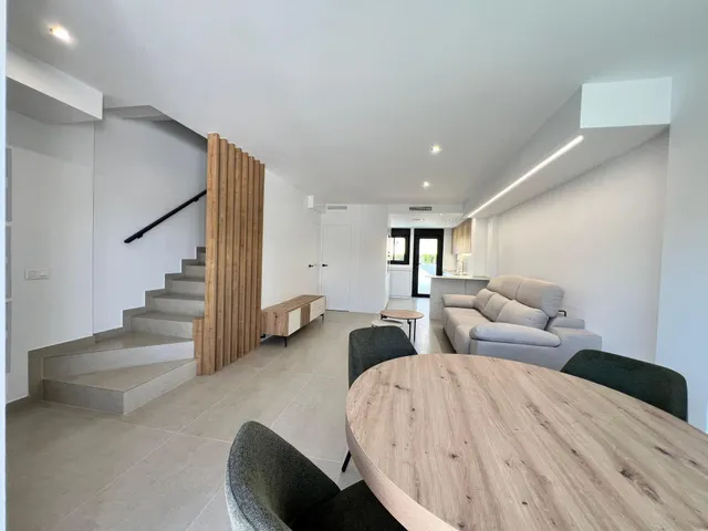 CHALET CON SOLÁRIUM, PISCINA Y SÓTANO — 10
