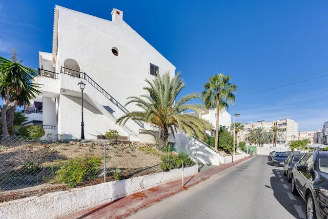Spacious Apartment in Lomas de Mar, Torrelamata — 35