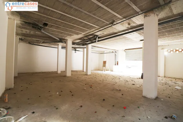 LOCAL COMERCIAL DIÁFANO A 200 METROS DE LA PLAYA — 4