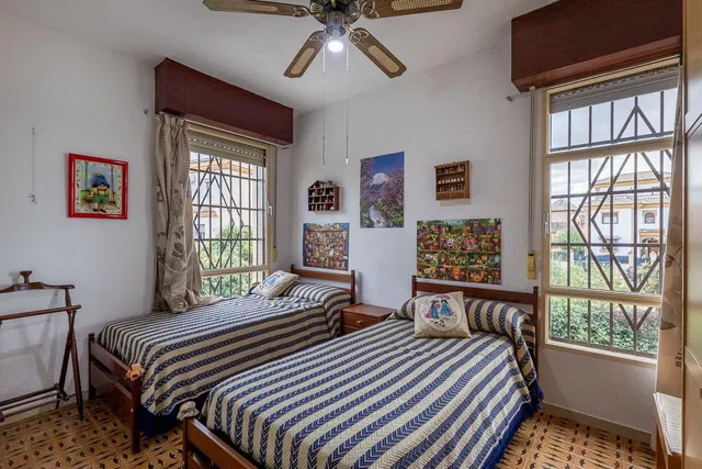 Gran casa con parcela y piscina en Cájar — 21