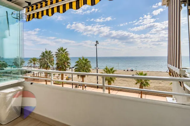 VIVIR FRENTE AL MAR EN FUENGIROLA — 29