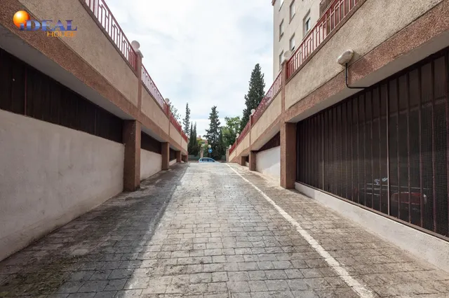 Plaza de garaje en Villarejo. — 25
