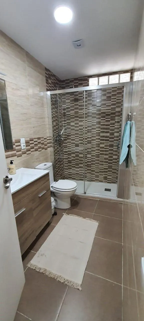 Fantástica vivienda reformada. junto a la playa. ideal para vivir o como inversión — 12