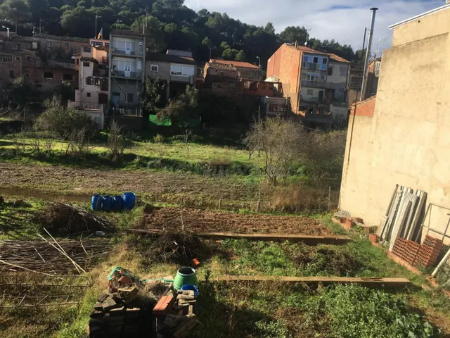 Urbanizable en el centro del pueblo - foto 5