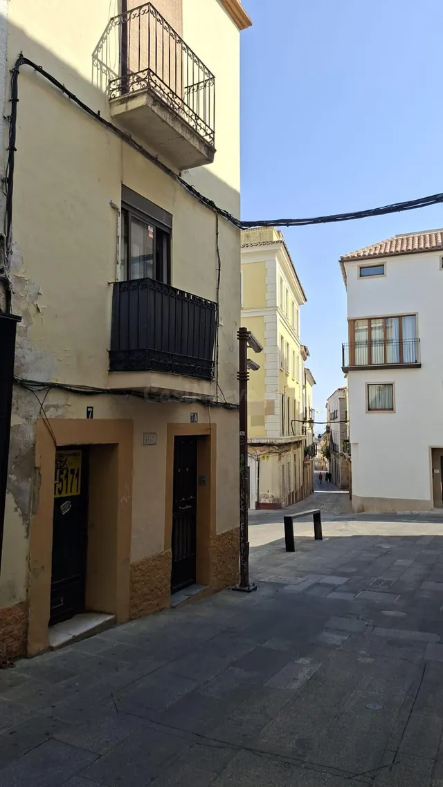 Local plaza mayor — 5