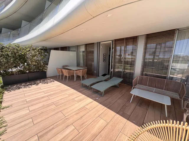 APARTAMENTO DE LUJO EN PRIMERA LÍNEA DE PLAYA — 11