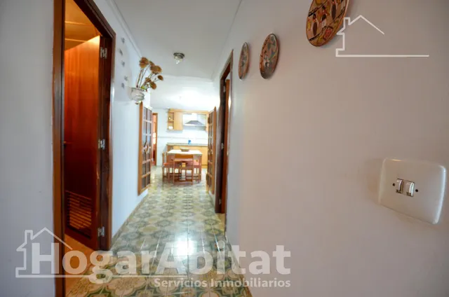 ¡CENTRO DE GANDIA! DOS EN UNO, MUY AMPLIO Y LUMINOSO CON GARAJE Y TRES BALCONES — 49