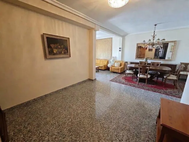 Amplia vivienda de 159 m2 con vistas panorámicas a los dos castillos de Alicante y plaza de garaje — 9