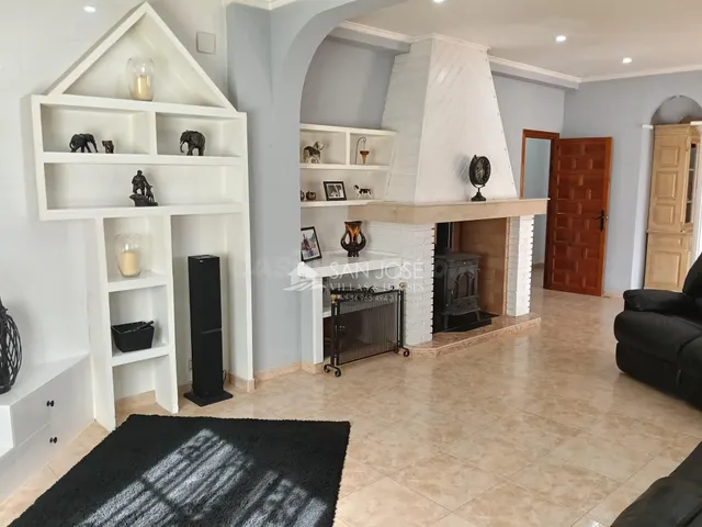SE VENDE CHALET CON PISCINA EN BUEN ESTADO EN ASPE — 4