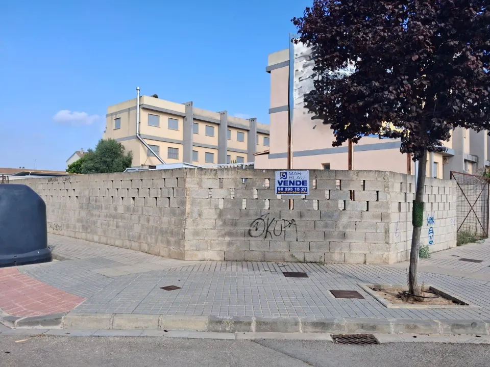SOLAR URBANO EN BELLREGUARD