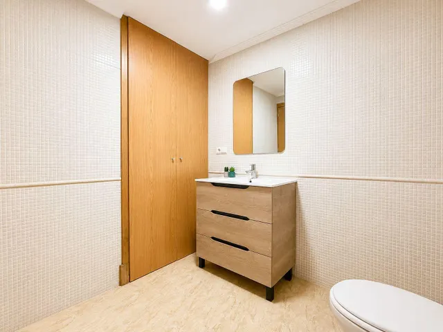 PLANTA BAJA CON ENTRADA INDEPENDIENTE, 2 DORMITORIOS, 2 BAÑOS, TERRAZA Y PISCINA EN EL CENTRO DE TORREVIEJA — 10