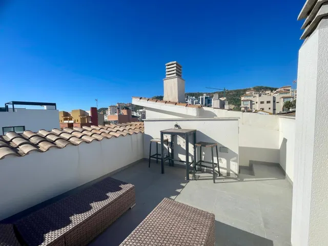 Chalet adosado de lujo con garaje privado y vistas al mar en Guardamar Hills — 28