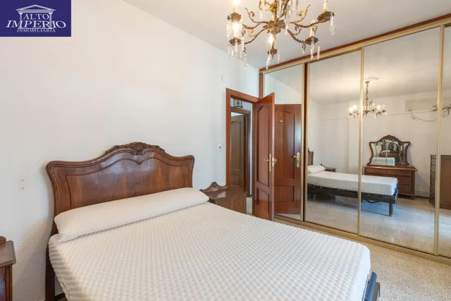 Estupendo piso  en la última planta en calle doctor azpitarte — 21