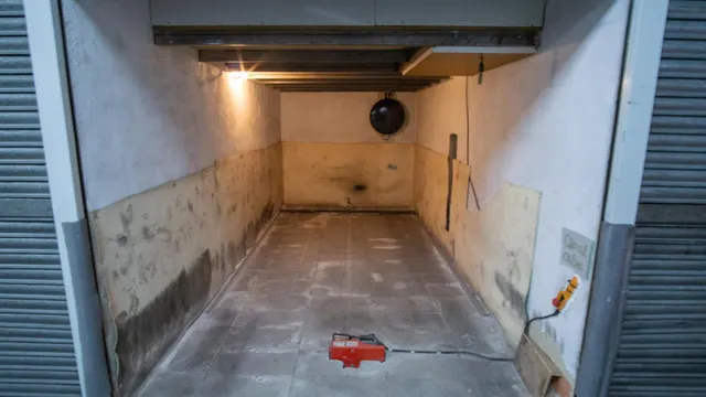 Garaje Cerrado para coche muy pequeño  en zona Avd. Acacias — 2