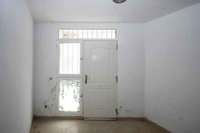 Bajo en esquina para convertir en vivienda o negocio en Alaquàs. con informe de arquitecto — 11