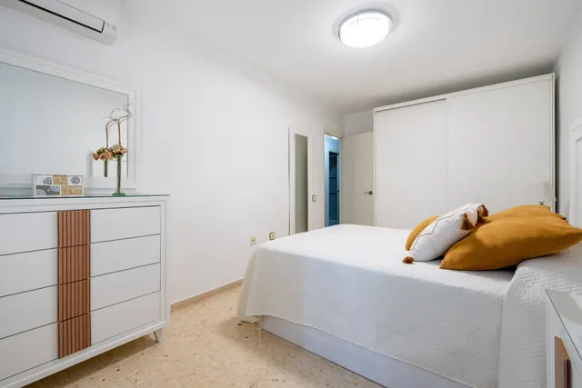 Amplia vivienda centrica en una de las mejores zonas de Almeria — 16