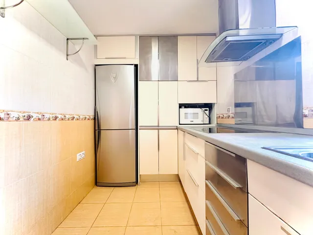 Oportunidad Única: Apartamento Moderno en Las Gabias — 8
