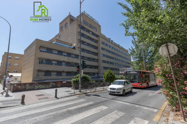 Estupendo piso  en la última planta en calle doctor azpitarte — 37