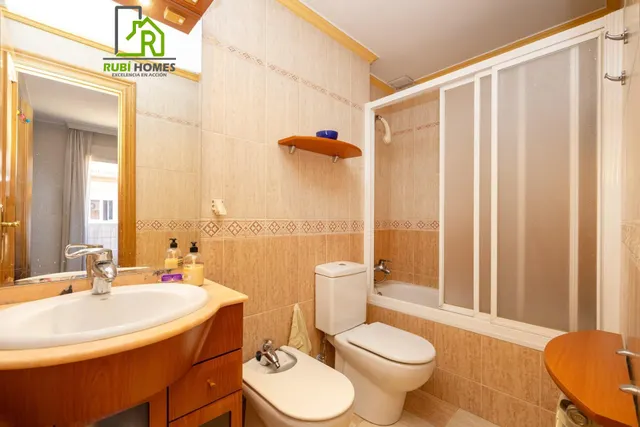 En venta casa unifamiliar en recinto cerrado en Granada capital — 38