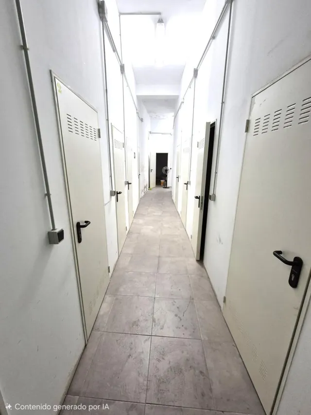 AMPLIO LOCAL COMERCIAL EN  ZONA BENICALAP DE UNOS 200 METROS — 10