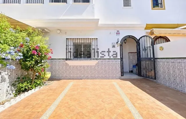 SE VENDE CHALET ADOSADO EN BARBATE ZONA POLI