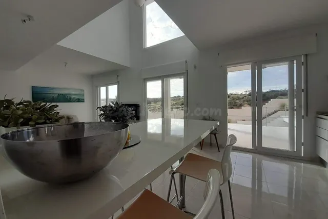 Casa pareada de grandes espacios y calidad — 9