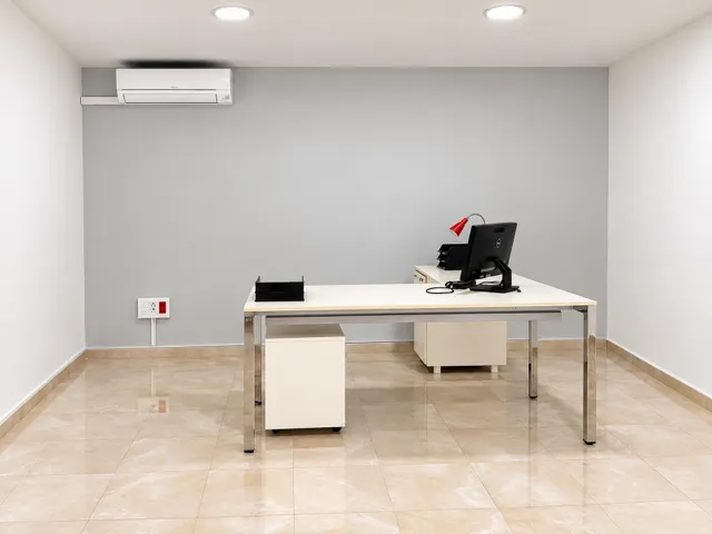 Amplia Oficina Reformada en PLAZA CONCEPCIÓN — 6
