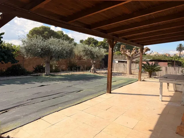 CASA DE MADERA SOBRE PARCELA DE 360 M2 CON ARBOLES FRUTALES  - foto 5