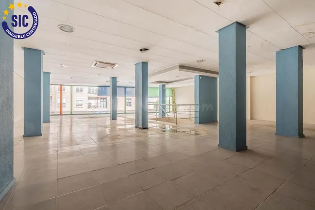 SE VENDE LOCAL COMERCIAL EN AVENIDA PRINCIPAL DE BENETÚSSER - foto 3